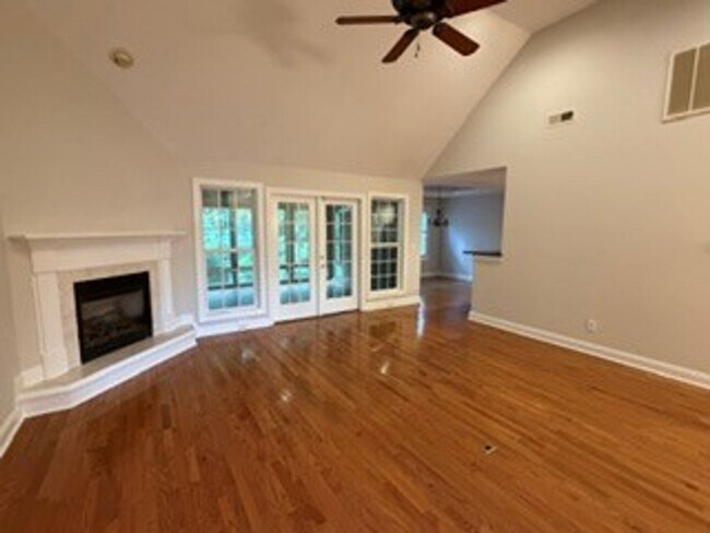 Building Photo - 1150 Groppo Cove