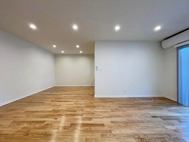 Building Photo - You will not want to miss out on this oppo...