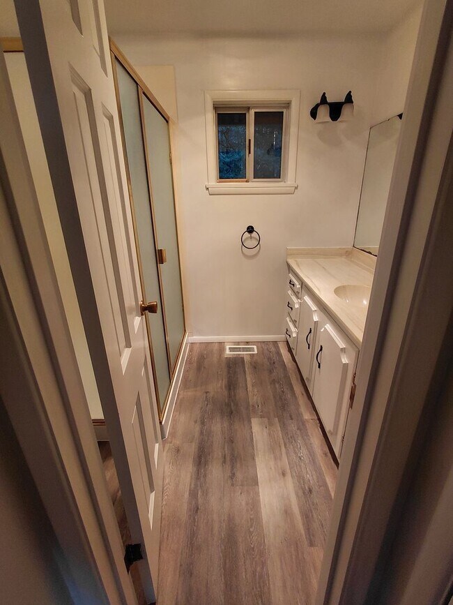 Building Photo - Silverdale Area Home