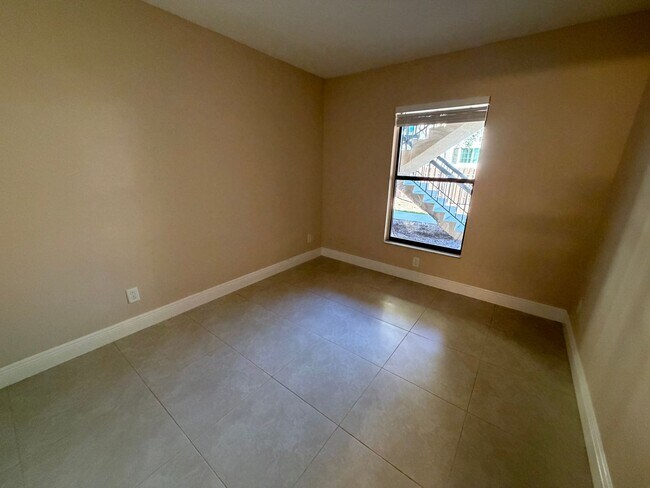 Building Photo - ANNUAL RENTAL - 2 BED / 2 BATH CONDO AT MYSTIC GARDENS