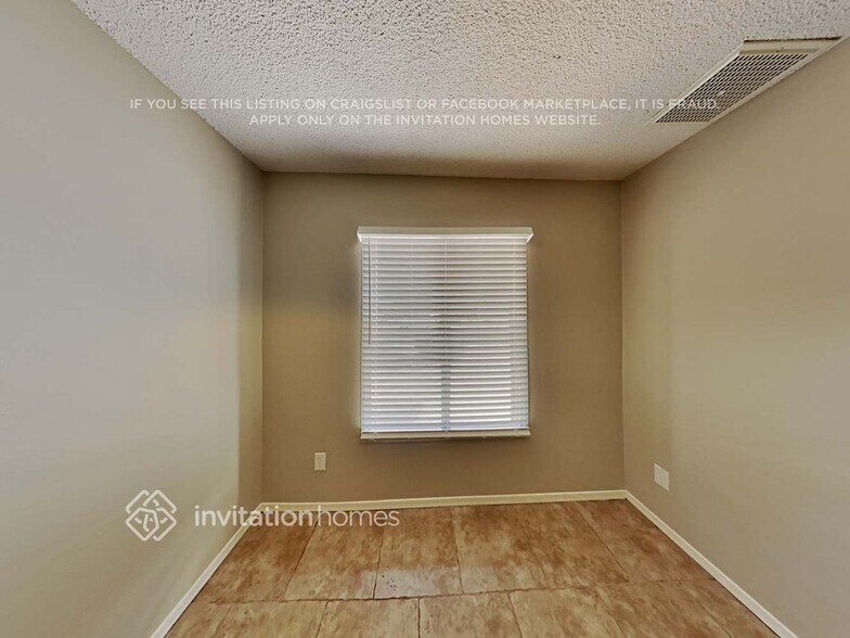 Building Photo - 3743 W Gelding Dr
