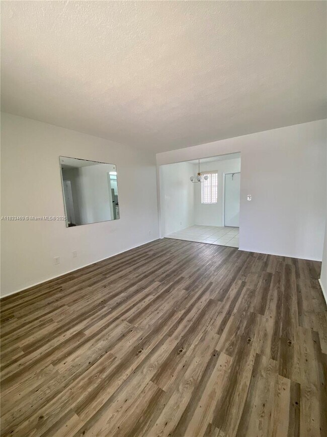Building Photo - 3533 Tyler St