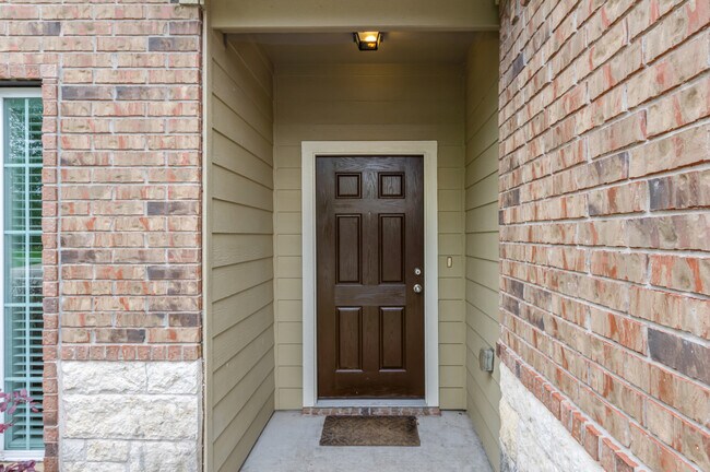 Building Photo - 8011 Fieldstone Dr