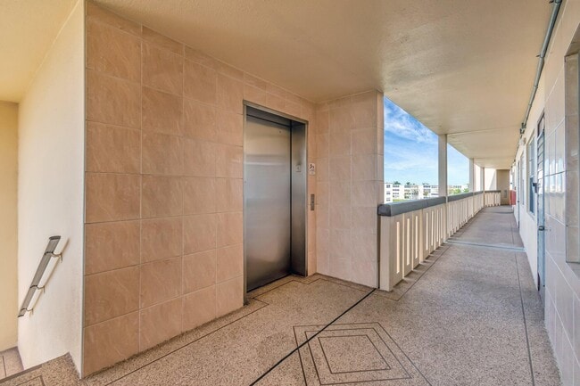 Building Photo - 4049 Wolverton C