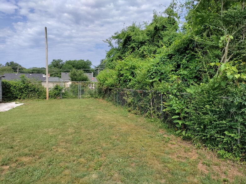 Fenced in Yard - 340 Virginia Ave