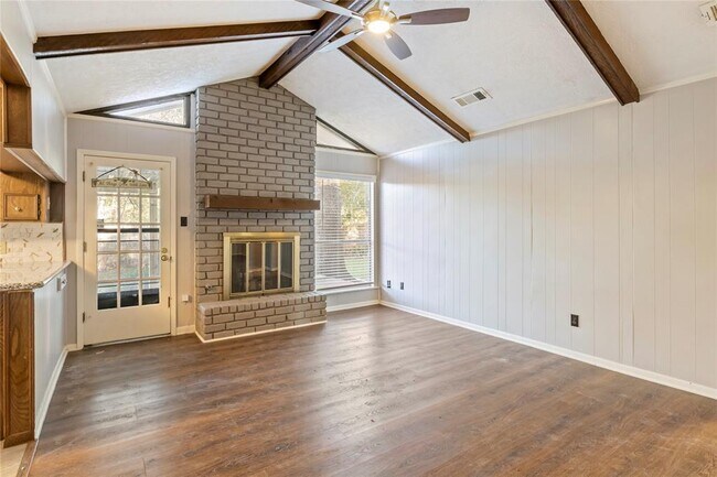 Building Photo - 223 Normal Park Dr