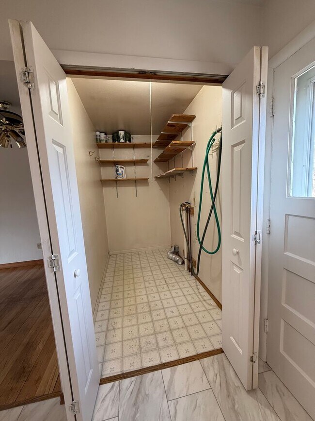 Building Photo - North Central 3 Bedroom Home