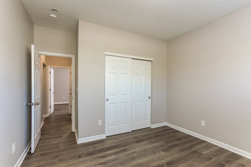 Building Photo - 8267 Templederry Dr