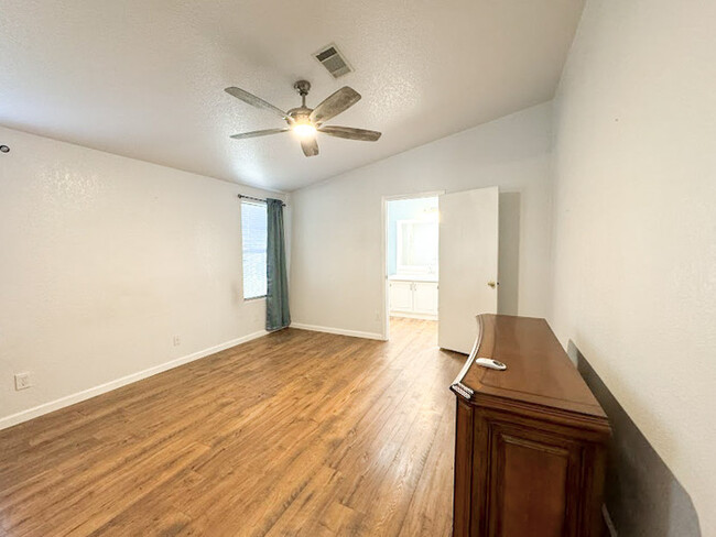 Building Photo - 2Bed/2Bath House at Hawes/Southern! $1499 ...