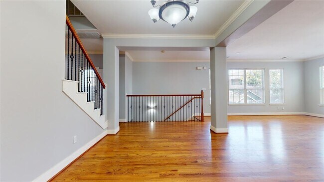 Building Photo - 328 Malone St
