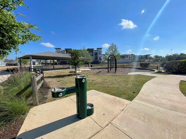 Building Photo - 141 Mammoth Dr