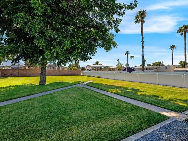 Building Photo - 4400 W Florida Ave