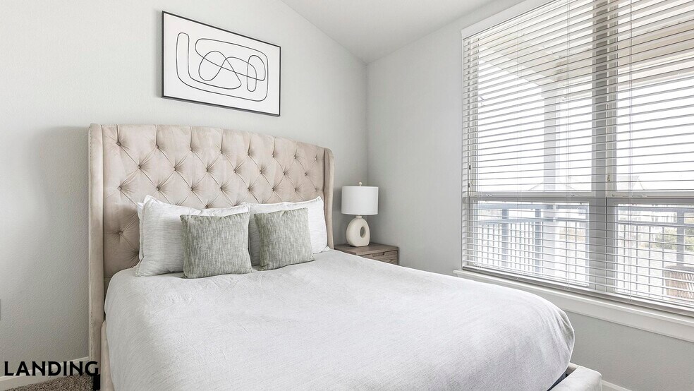 Building Photo - 4300 Cromwell Dr