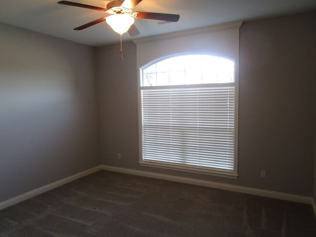 Building Photo - Huge 3BR/3BA Villa at Boulder Springs - Available July!!