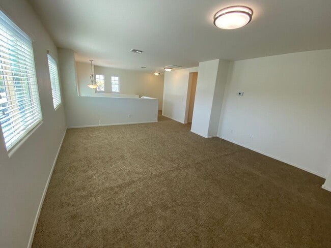 Building Photo - 2 Week Free Rent - Chandler Gem!
