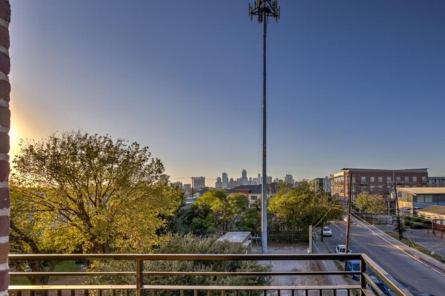 Building Photo - 2235 E 6th St