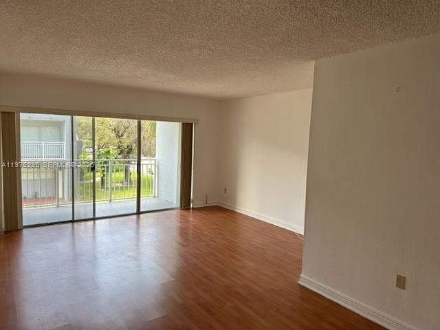 Building Photo - 9373 Fontainebleau Blvd