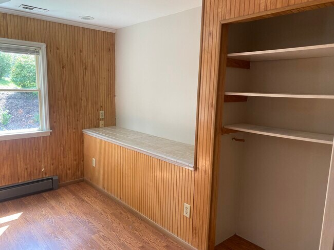 Building Photo - 817 Elysian Ave