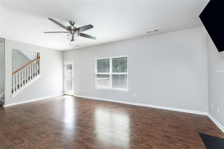 Building Photo - 310 Sugarberry Ln