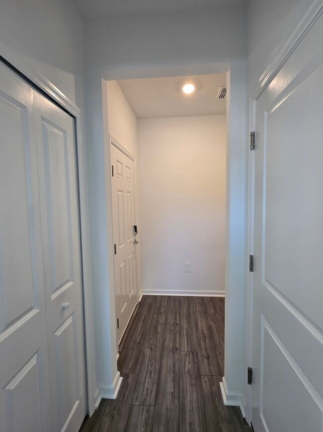 Building Photo - 3 bedroom 2.5 Bath in Tara Baywood