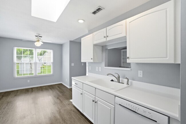 Building Photo - 9083 Marquis Dr