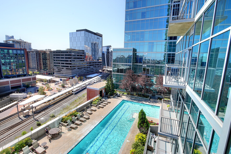 Pool view from balcony - 1700 Bassett St