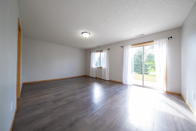 Building Photo - 9726 St Andrews Dr
