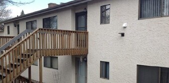 Building Photo - 1566 Millpond Ct