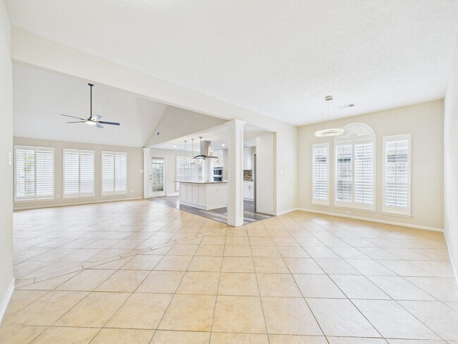 Building Photo - 519 Promenade Blvd