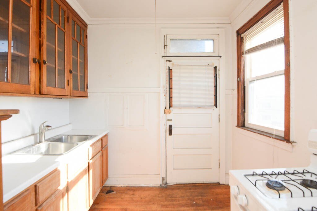 Building Photo - 4826 W Addison St