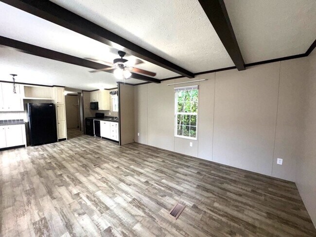 Building Photo - University Estates 59