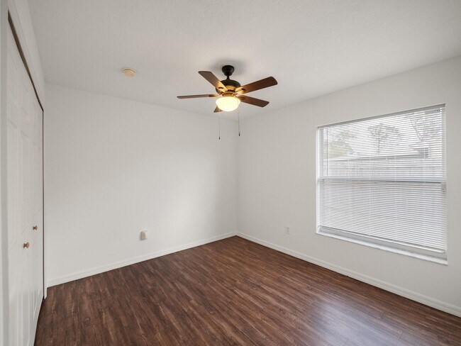 Building Photo - 949 SE Bywood Ave