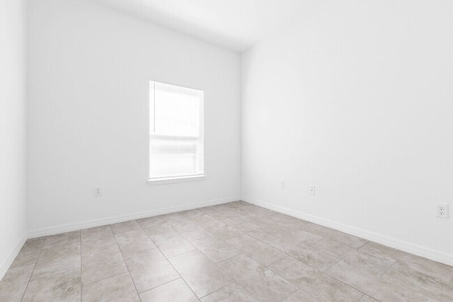 Building Photo - 22 Pony Ln