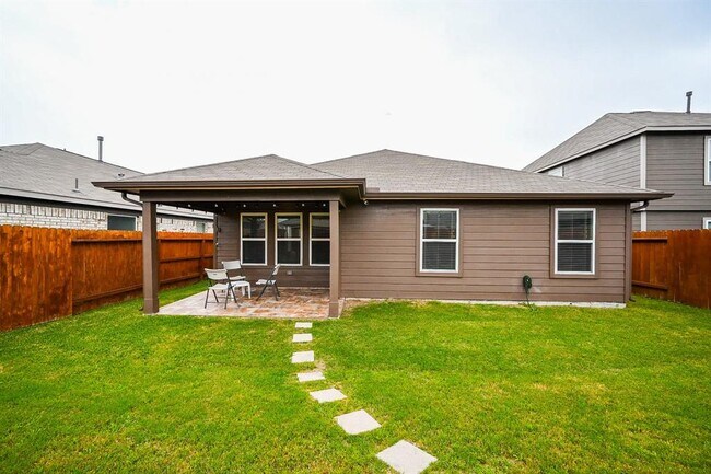Building Photo - 15111 Longleaf Frst Dr
