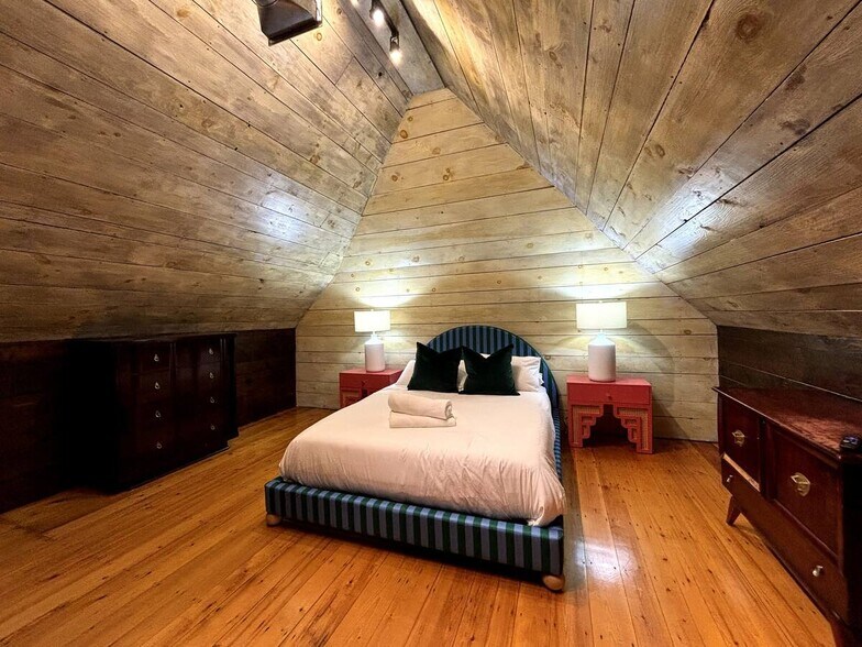 Building Photo - 50 Edgehill Rd