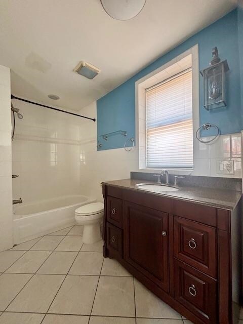 Building Photo - 69 Miller Ave