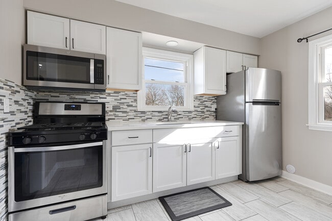 Building Photo - 301 Mill St