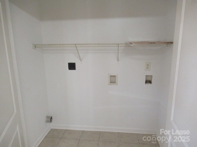 Building Photo - 406 S Flint St