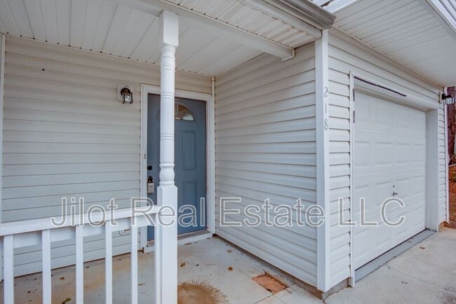 Building Photo - 218 Matthew Ln