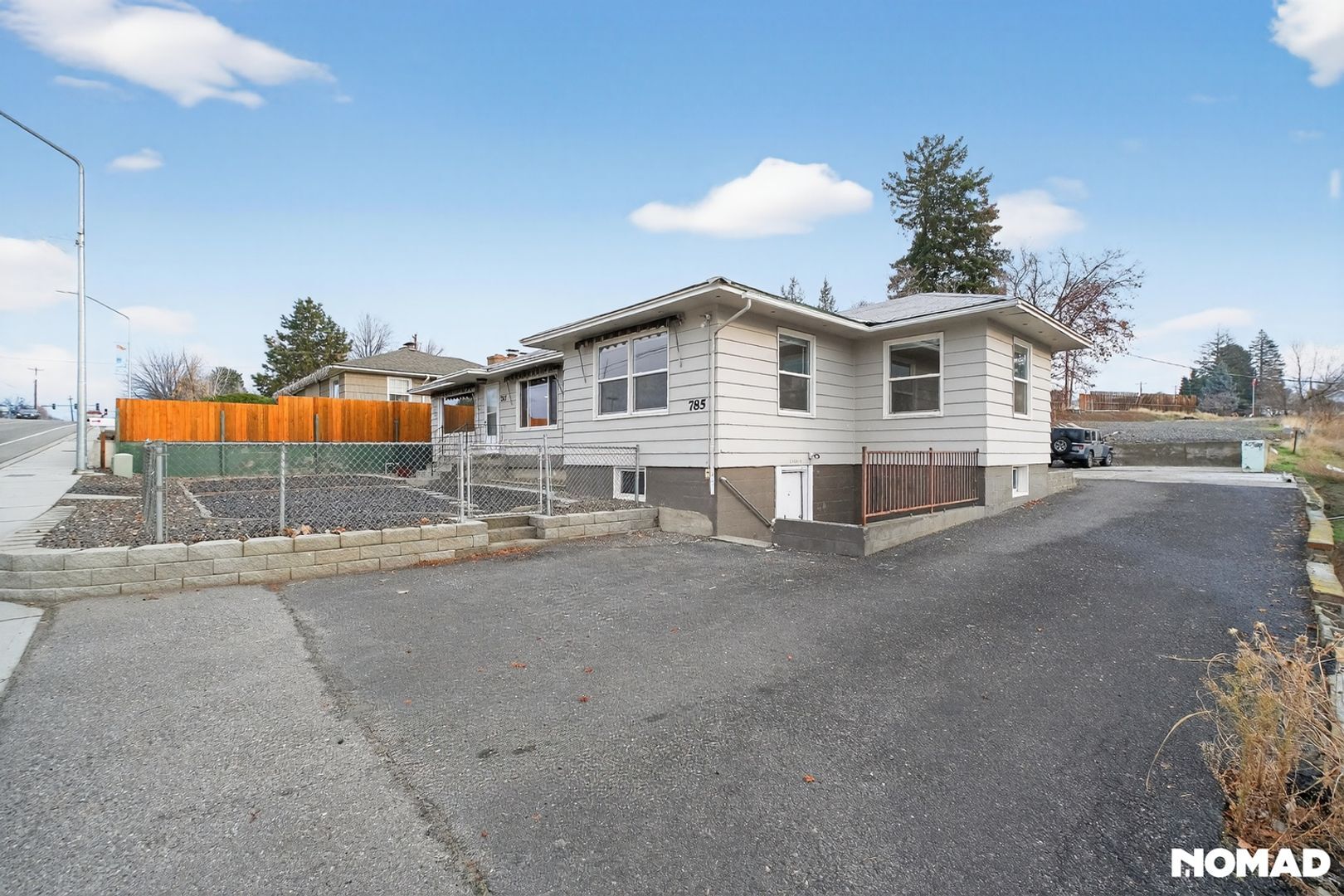 Building Photo - 785 Eastmont Ave