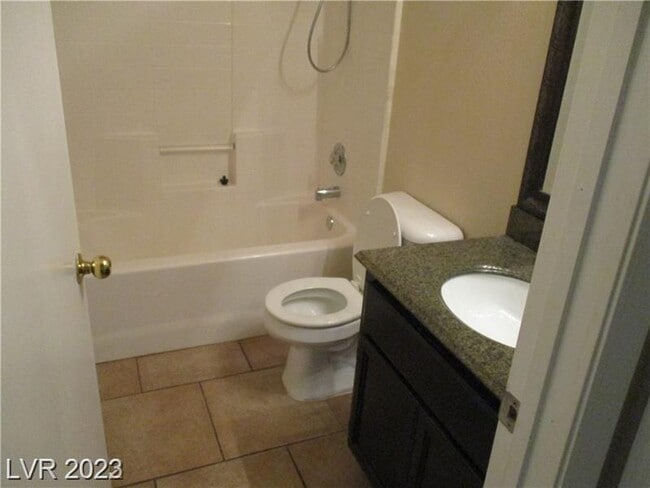 Building Photo - 350 S Durango Dr