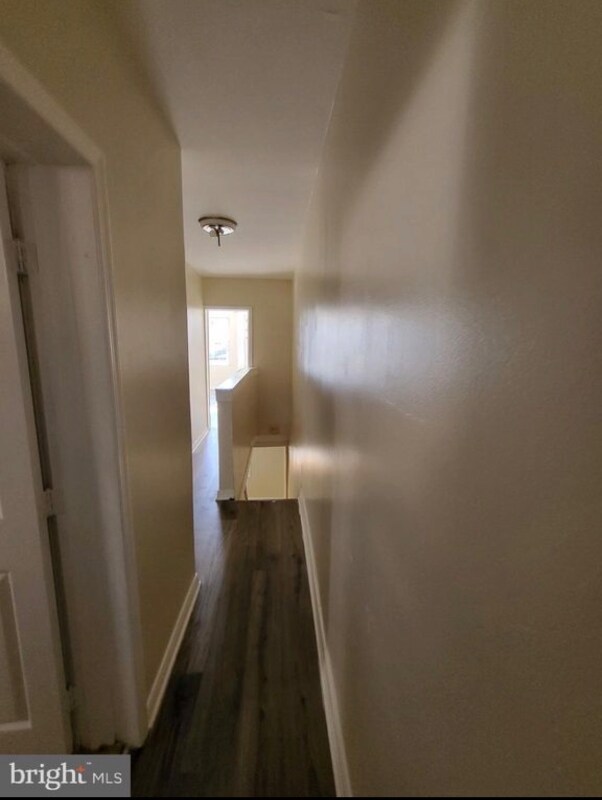 Building Photo - 5855 Windsor Ave