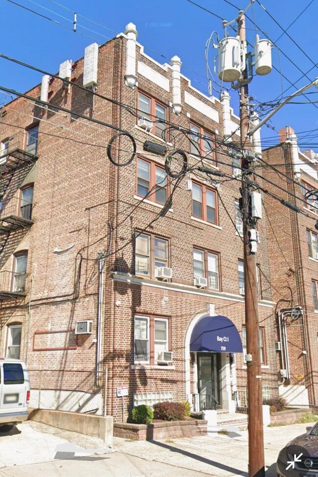 Building Photo - 761 Avenue A