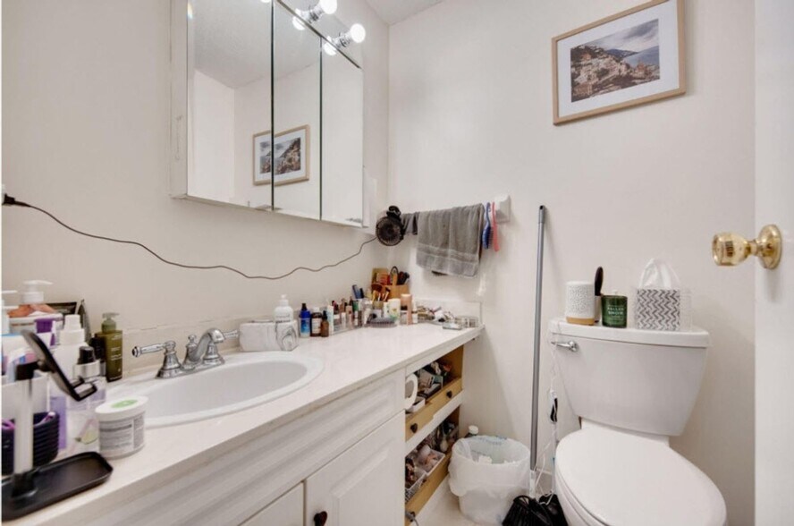 Building Photo - 6201 St Croix Trail N