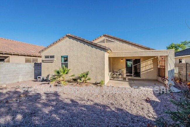 Building Photo - 13930 W Country Gables Dr