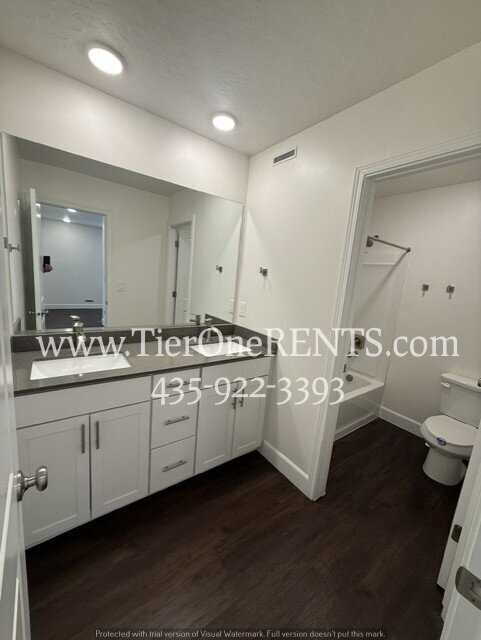Building Photo - NO DEPOSIT option available for qualified renters with Obligo!