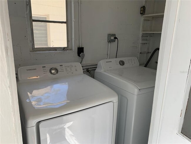 Building Photo - 3516 W San Pedro St