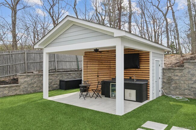 Building Photo - 6 W Landing Rd