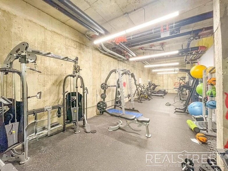 Building Photo - 187 Kent Ave