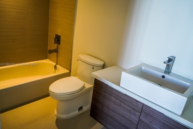 Building Photo - 1010 SW 2nd Ave